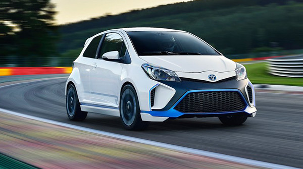 Toyota Yaris Hybrid R